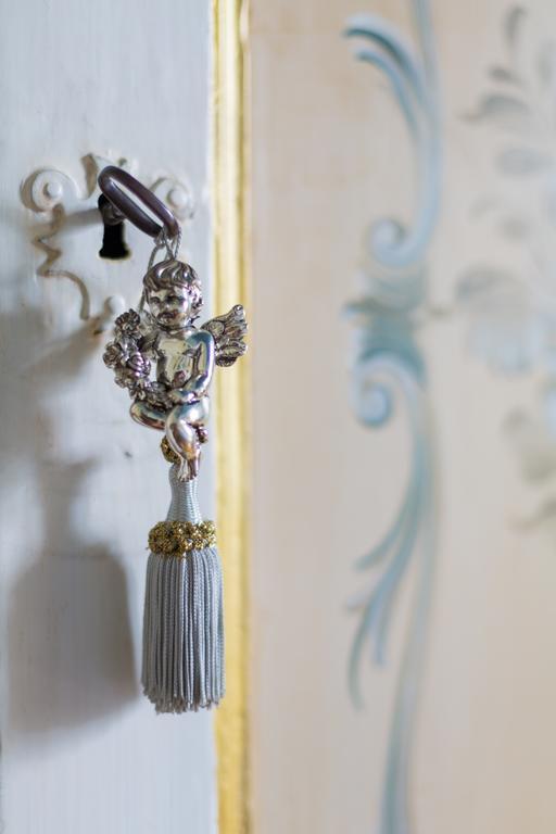Santa Brigida Bed and Breakfast Πινερόλο Δωμάτιο φωτογραφία
