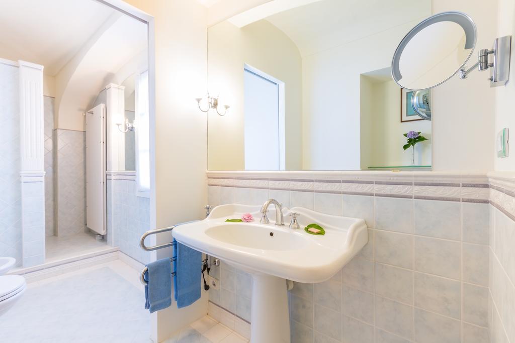 Santa Brigida Bed and Breakfast Πινερόλο Δωμάτιο φωτογραφία